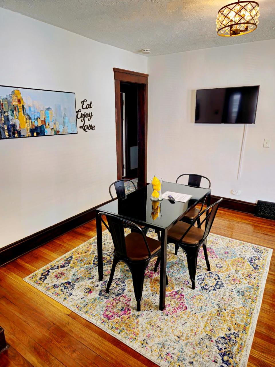 Lovely! Near Cleve Clinic/Uh/Cwru/Dwntwn W/Porch Villa Cleveland Exteriör bild