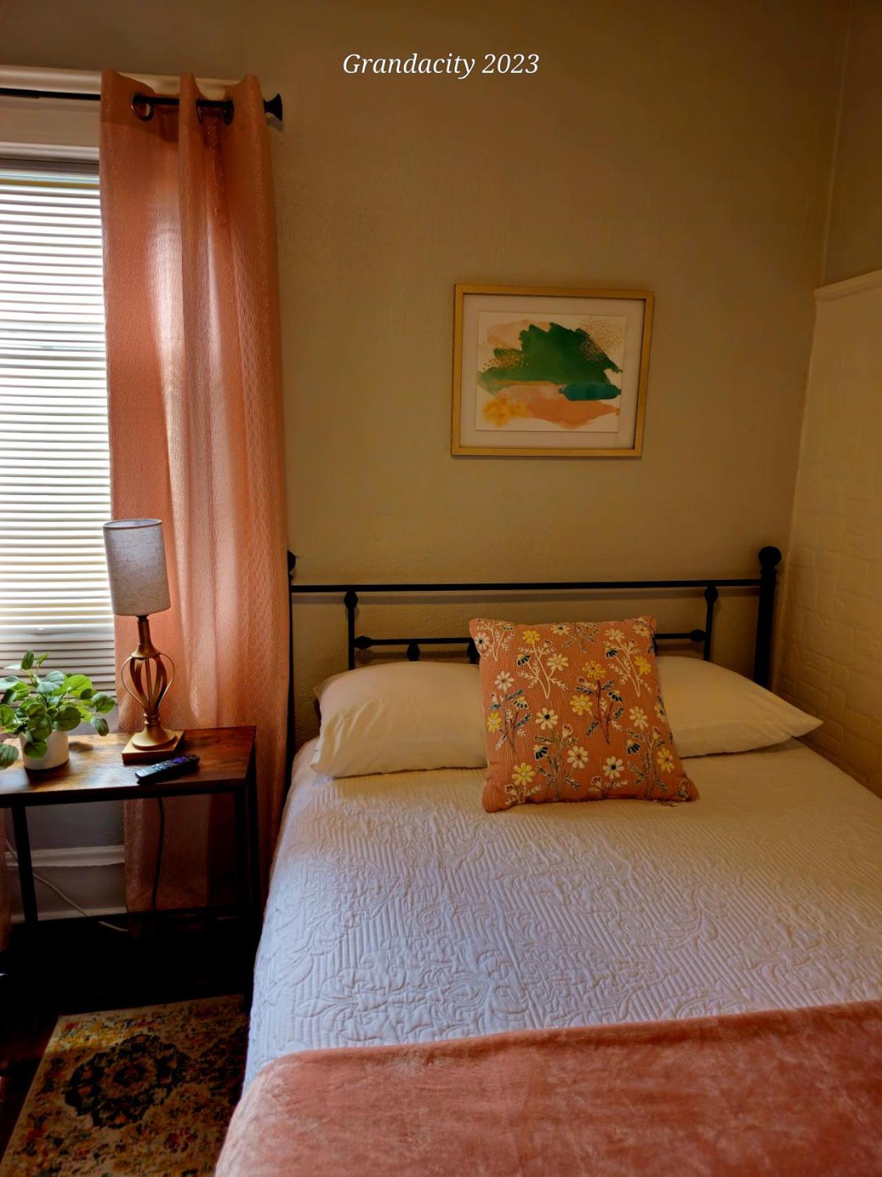 Lovely! Near Cleve Clinic/Uh/Cwru/Dwntwn W/Porch Villa Cleveland Exteriör bild